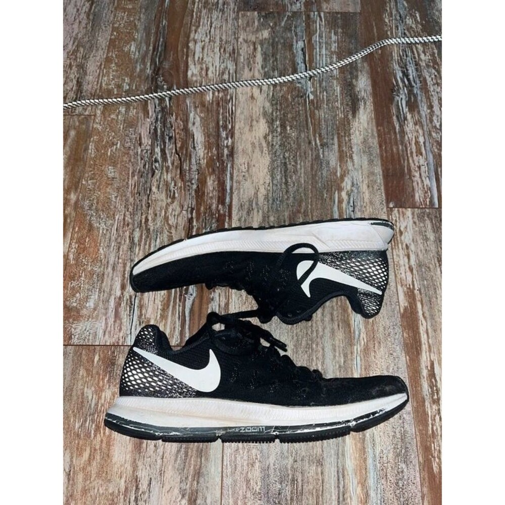 NIKE Air Zoom Pegasus 33 Women US 8.5 Black White Running Shoes